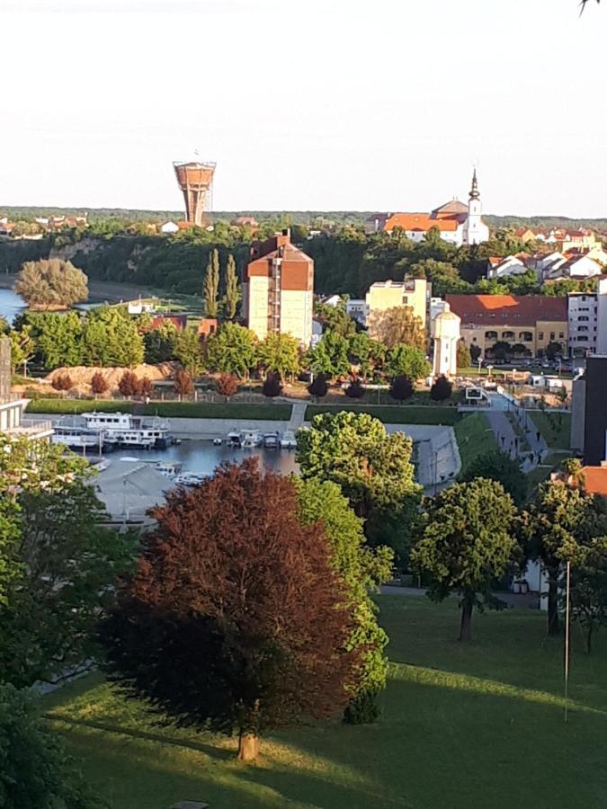 Apartman Panorama Vukovar Eksteriør billede